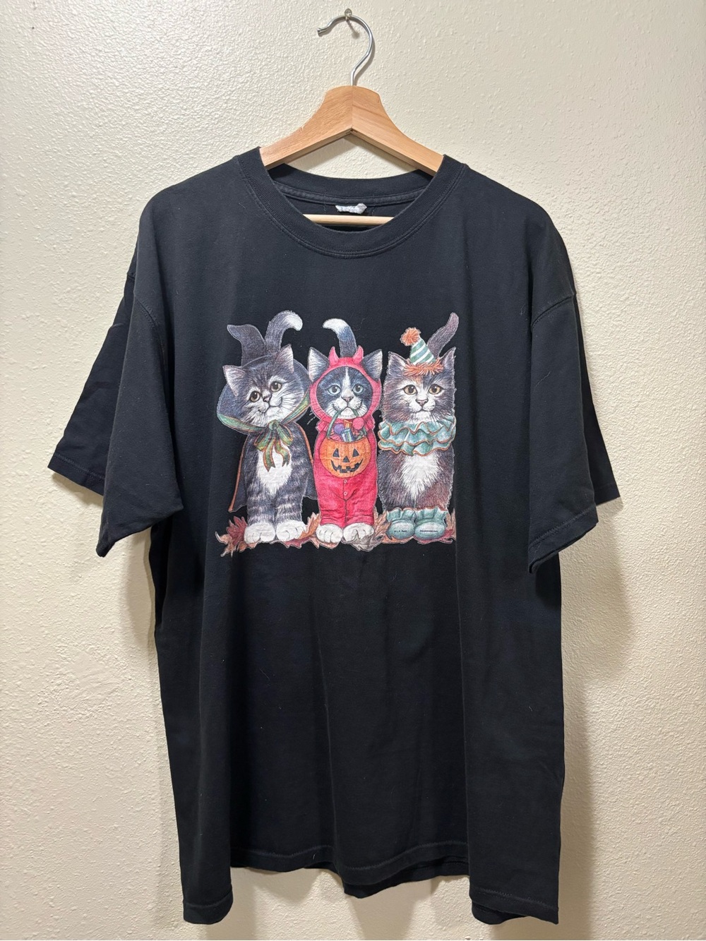 Black Halloween Cat Graphic T-Shirt - Cute Trio Costume Design